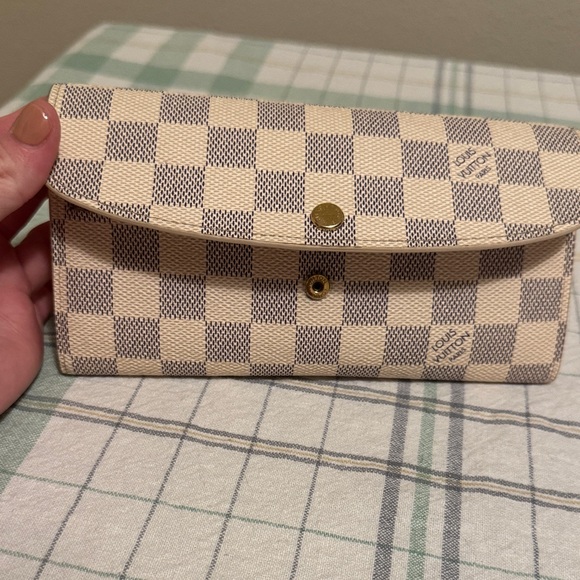 Louis Vuitton Beige and Gray Checkered Wallet - Picture 1 of 5